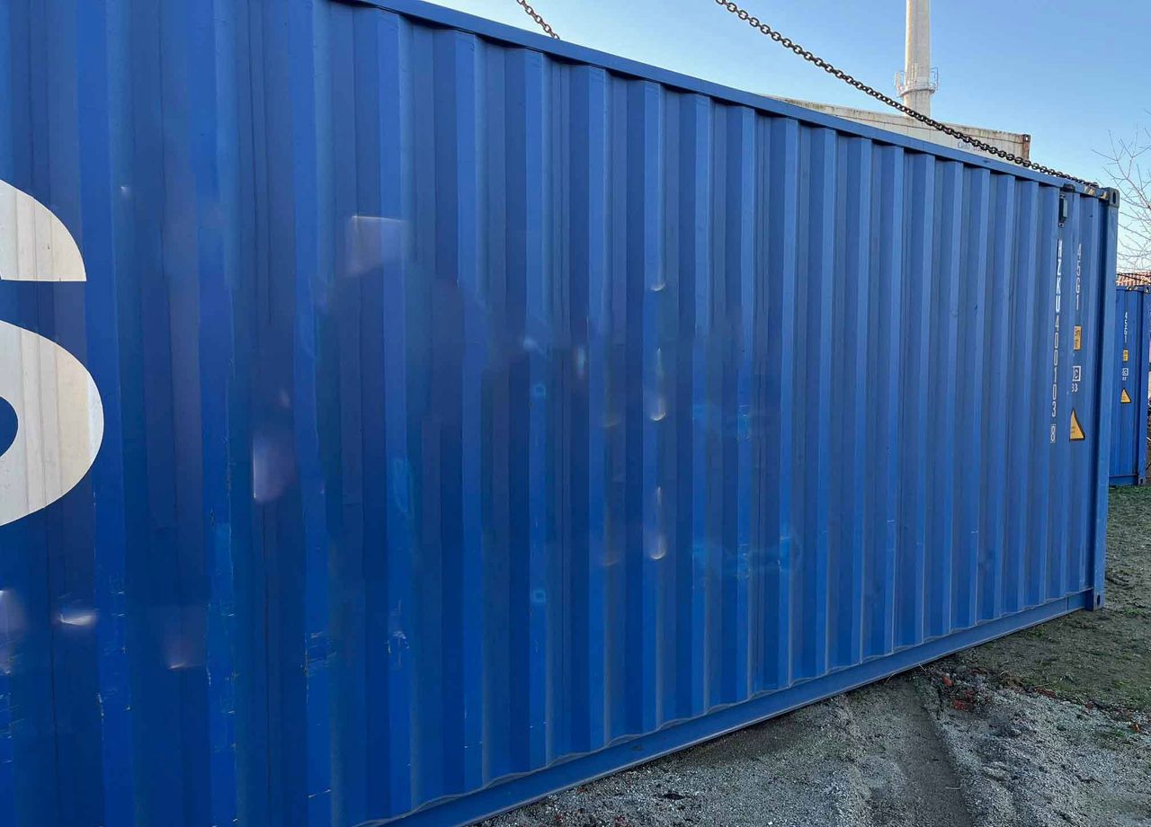 Whatsapp Image 2026-04-09 at 42210 Am 2 40FT High Cube Shipping Container for Sale in Florida – Signal Blue (RAL 5005) | Free Shipping