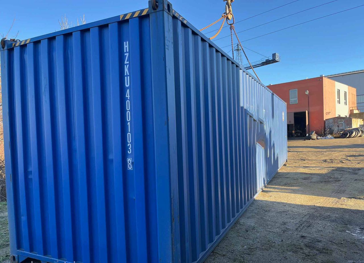 Whatsapp Image 2026-04-09 at 42210 Am 3 40FT High Cube Shipping Container for Sale in Florida – Signal Blue (RAL 5005) | Free Shipping