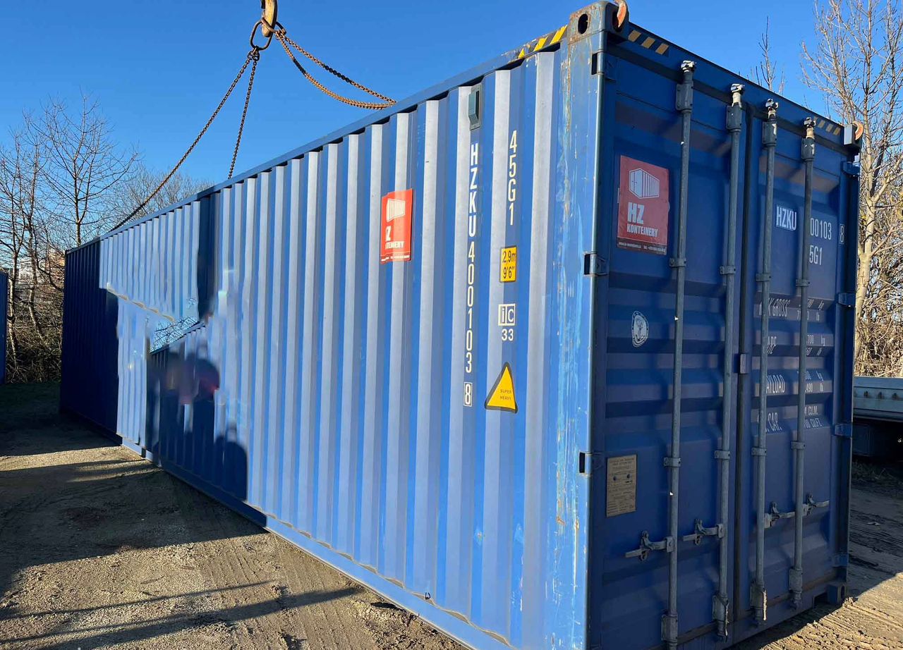 Whatsapp Image 2026-04-09 at 42211 Am 40FT High Cube Shipping Container for Sale in Florida – Signal Blue (RAL 5005) | Free Shipping